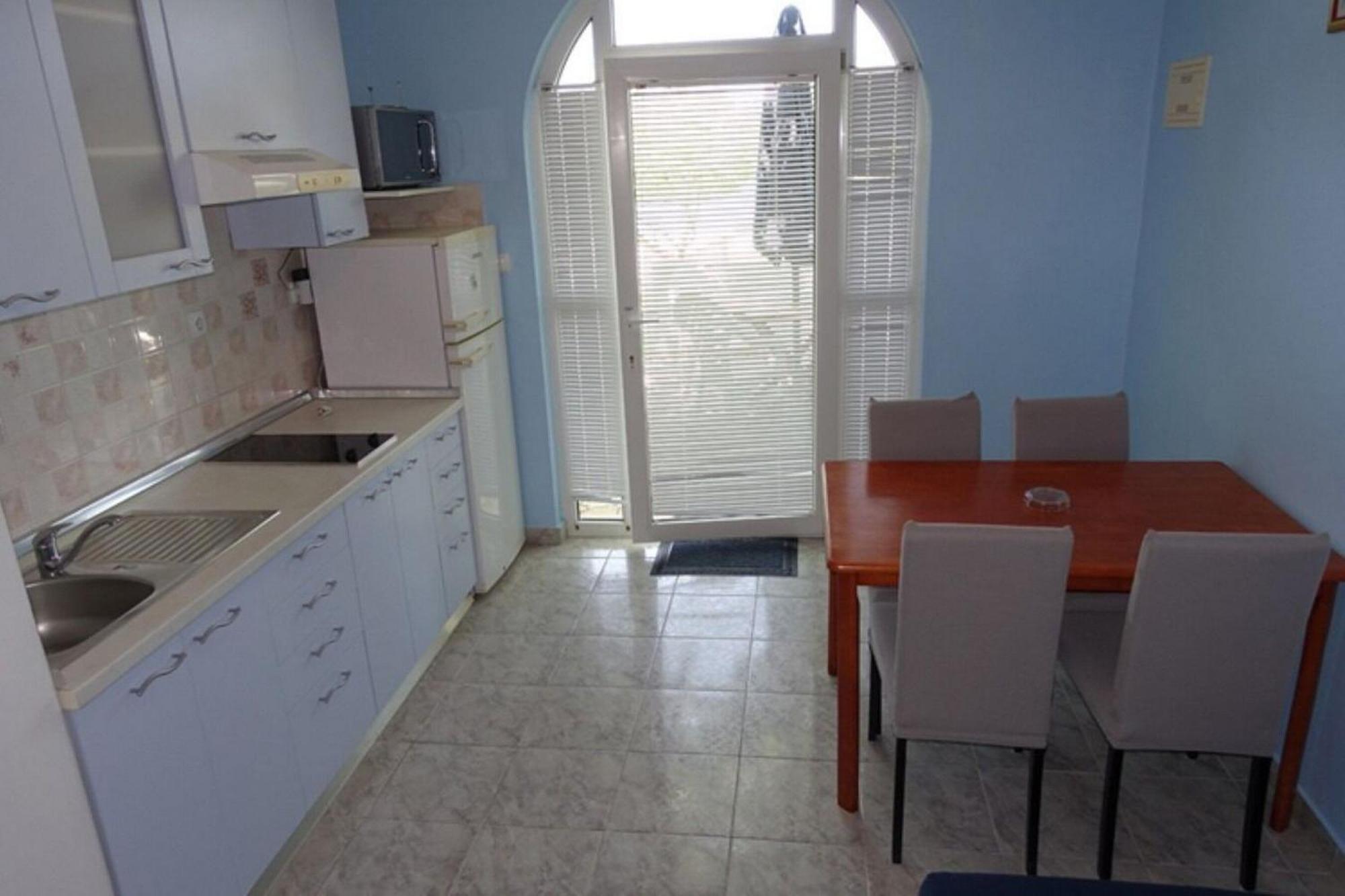 Apartments Ivo Затон Екстер'єр фото